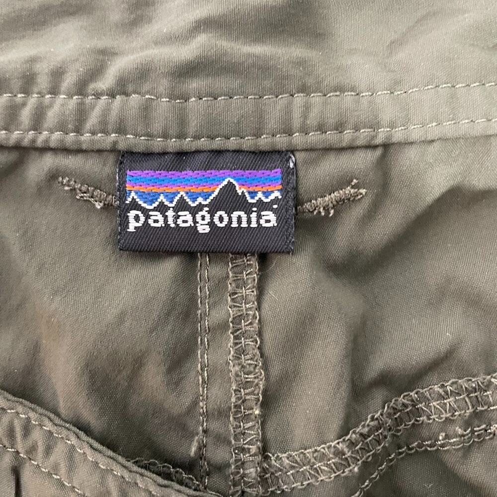 Patagonia Hiking Roll Tab Shorts Olive Green Hiking Outdoor Cargo Style Women's